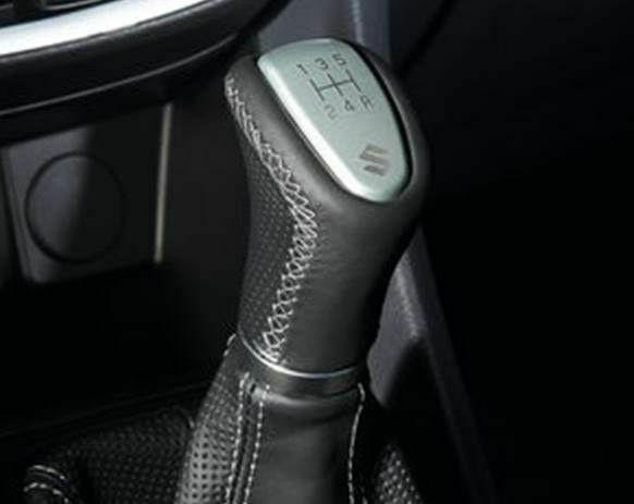 Exterior Styling | Leather Gear Shift Knob – Black And Silver (5 Speed) Exterior Accessories Exterior Styling