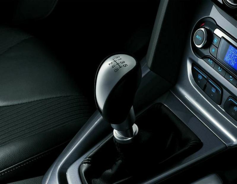 Interior Styling | Gear Lever Knob Black Leather And Aluminium Design. For 6-Speed Transmission. Interior Accessories Interior Styling